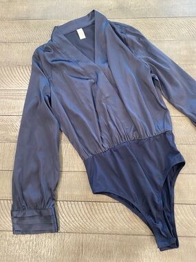Commense- Navy Blue Long-Sleeve One-Piece Bodysuit Size M